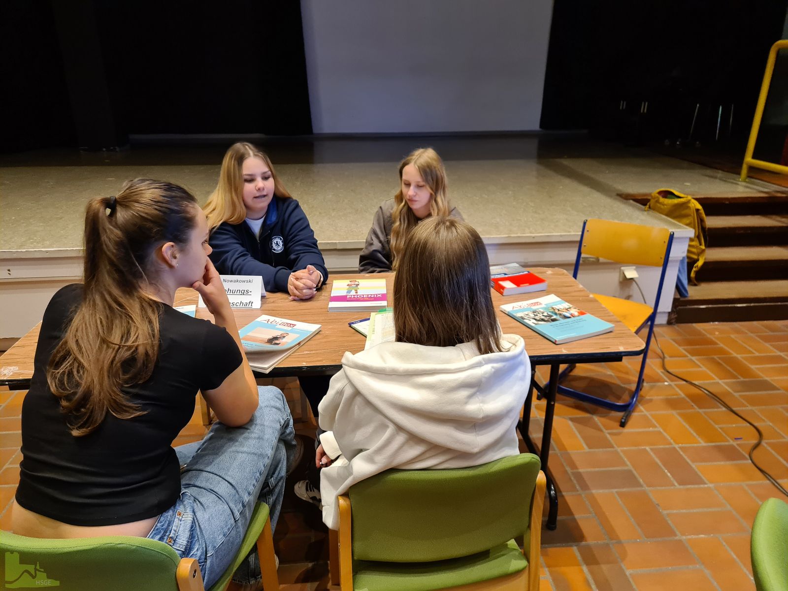 Reges Treiben in der Aula