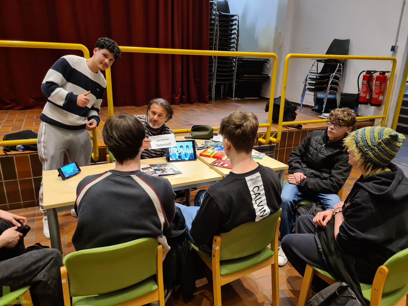 Reges Treiben in der Aula