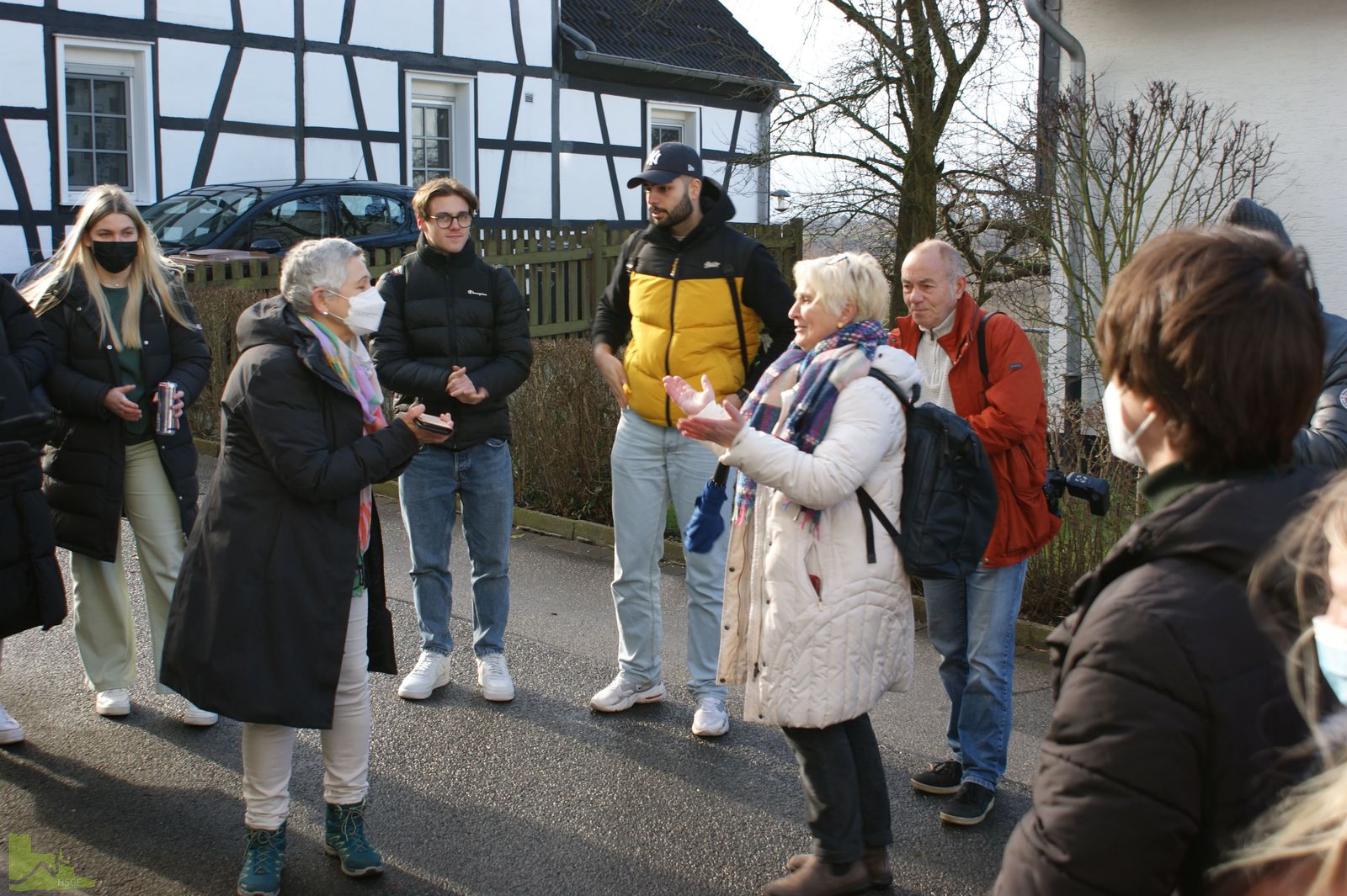 Enthüllung der Gedenktafel an der Kirchstraße